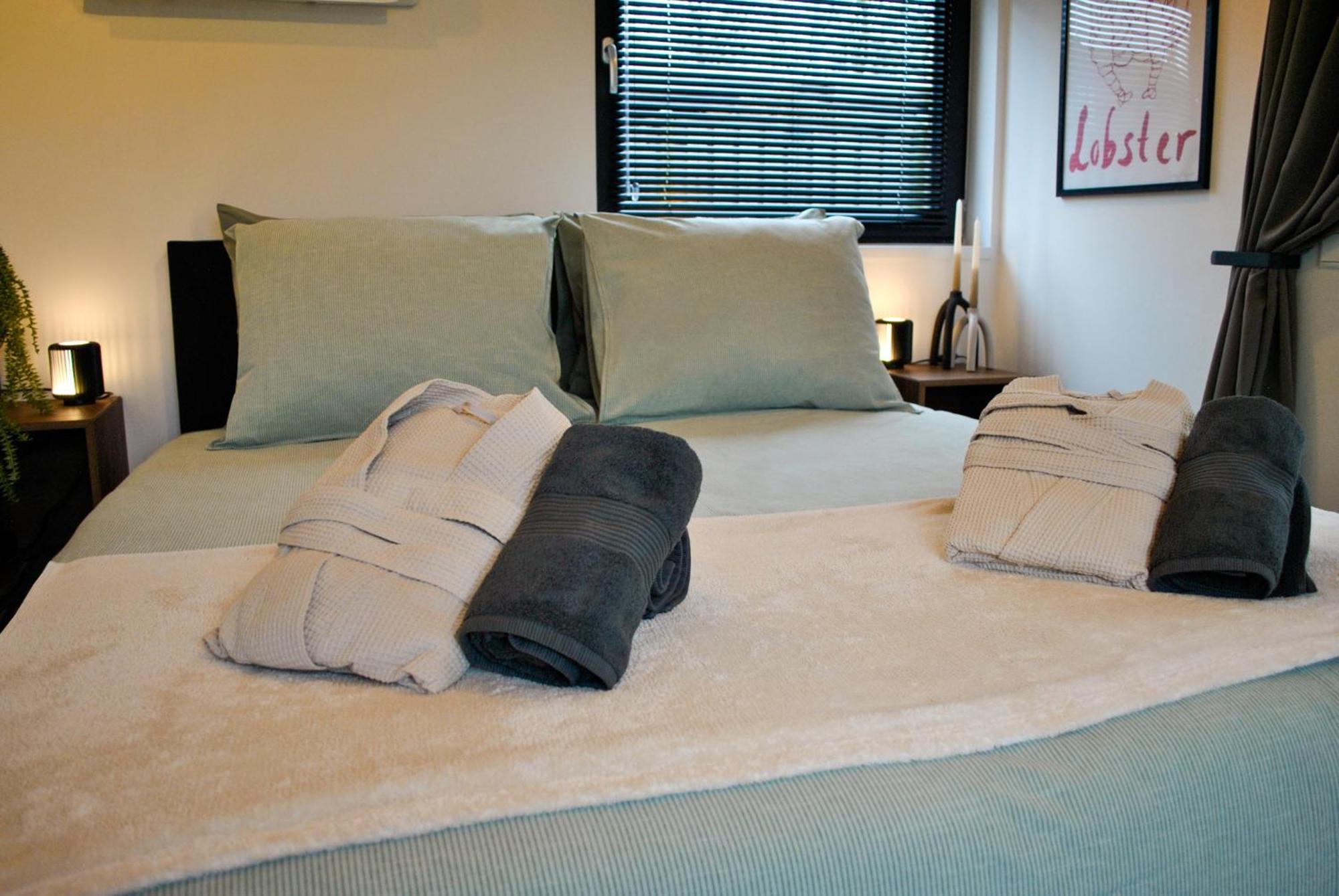 Lobsters Lodge In Heinkenszand ' Wellness Accommodation With Private Hottub, Private Sauna And Outdoor Shower ' Airco'S ' Free Wifi ' Complimentary Bed Linen And Towels Buitenkant foto
